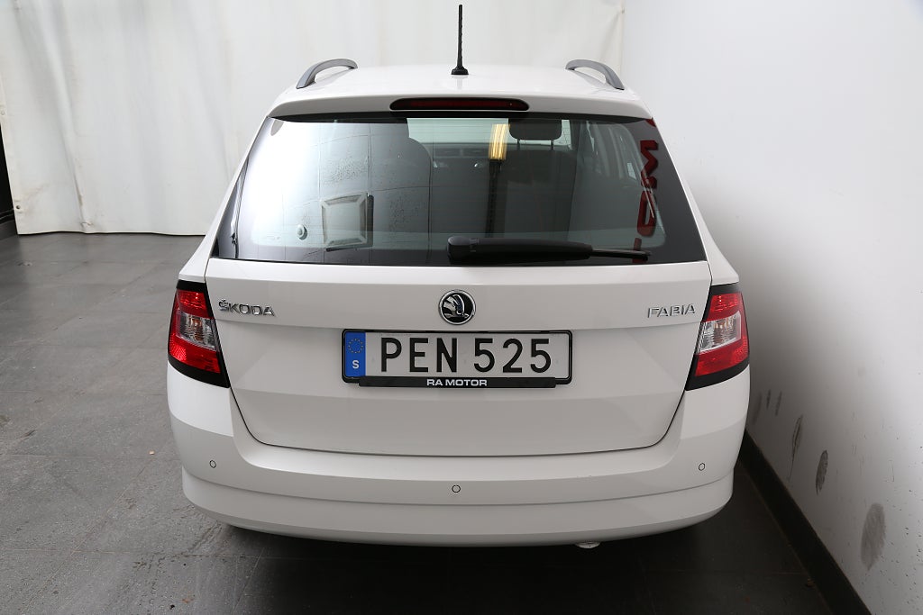 Skoda Fabia 1,2 TSI 90hk Style Kombi Motorvärmaren 2017