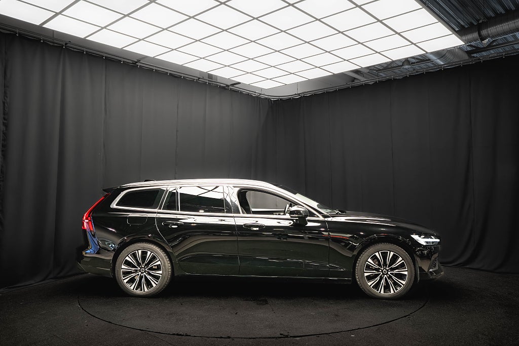 Volvo V60 Recharge II T6 AWD DRAG H/K KAMERA BLIS 1-ÄGARE MOMS