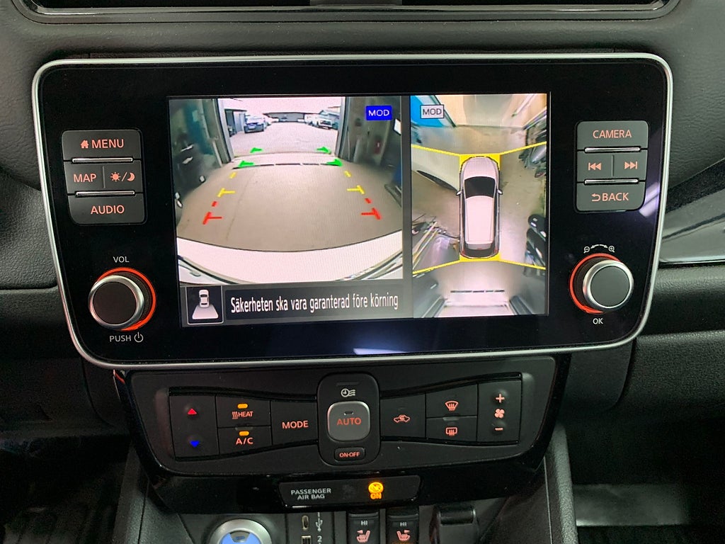 Nissan Leaf N-Connecta 39KwH MOMS 360 NAV