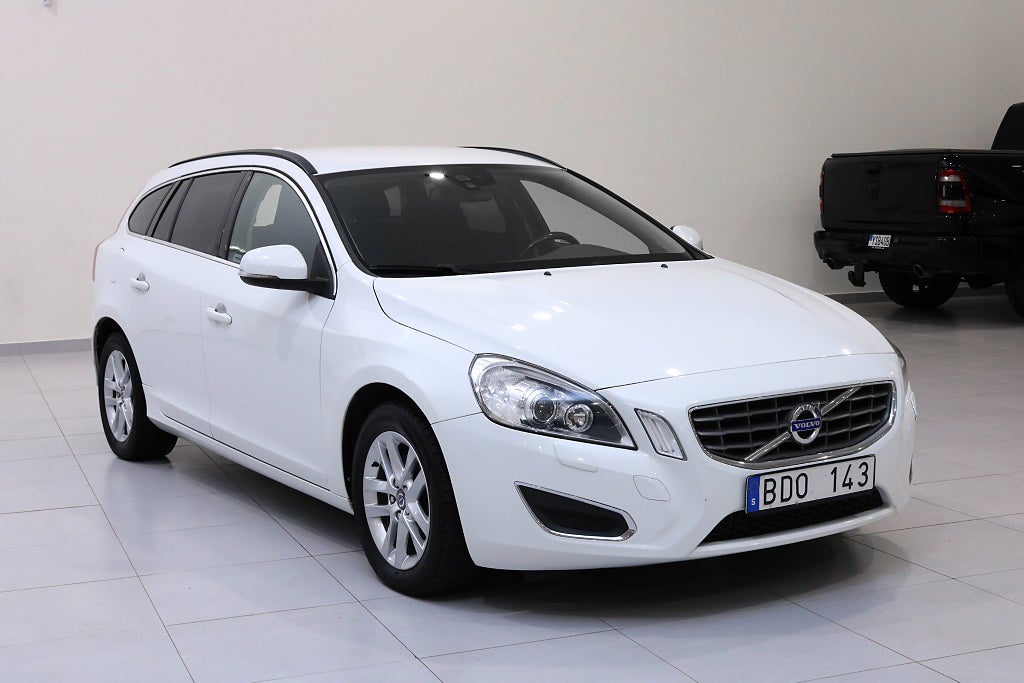 Volvo V60 2.0T Momentum / Keyless / Dragkrok