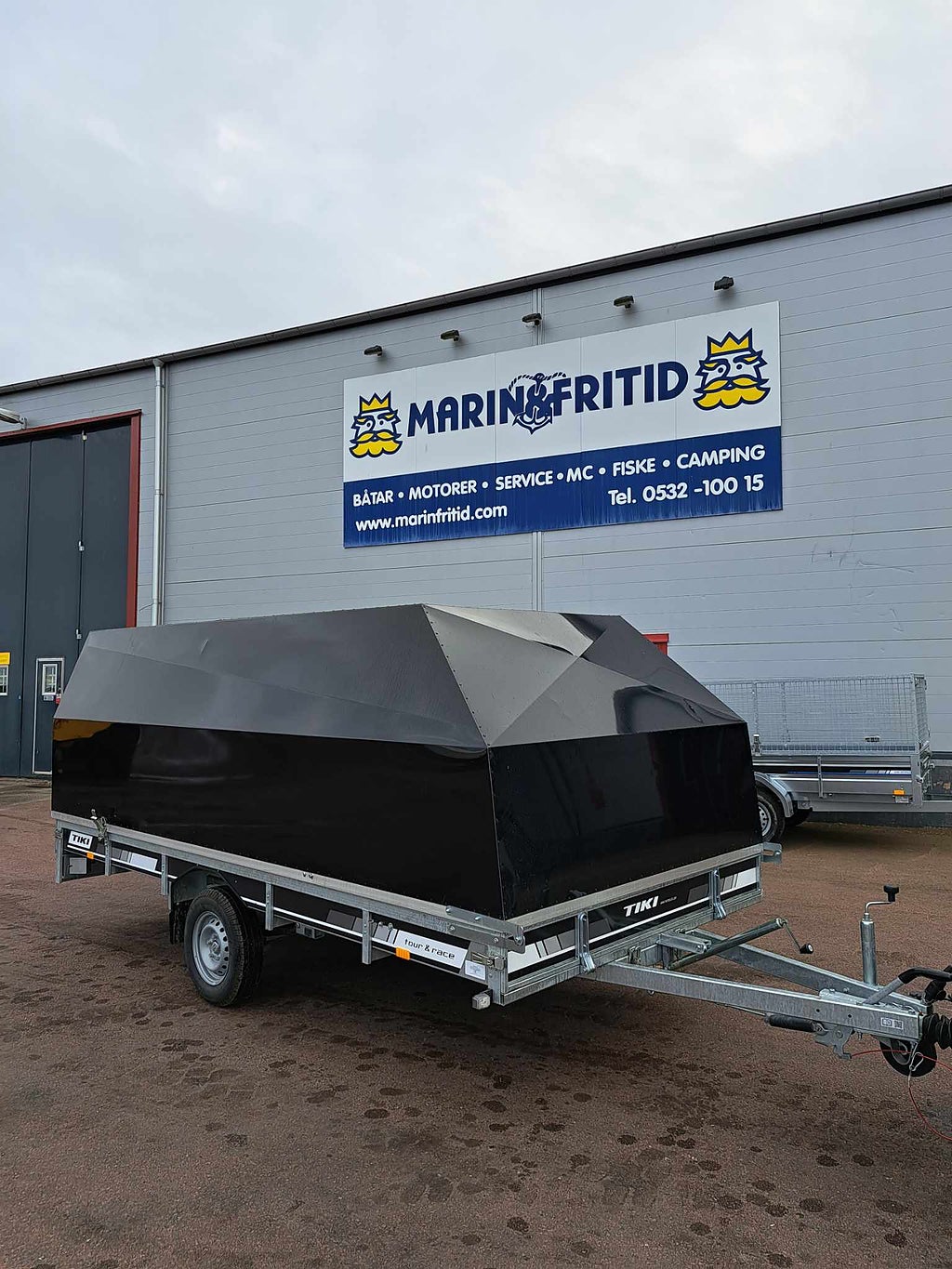 Tiki CP390-LB Tour & Race & 125 cm kåpa Snöskotersläp