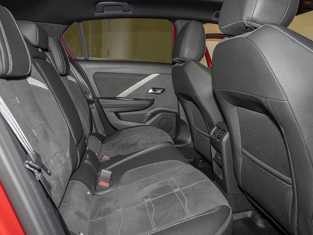 Opel Astra 2023 - miniatyr 3