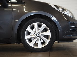 Halvkombi Kia Rio 8 av 20