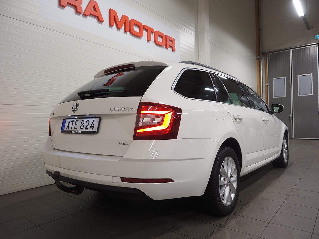 Skoda Octavia Kombi 2.0 TDI 4x4 Ambition D-Värm Dragkrok PDC 2018