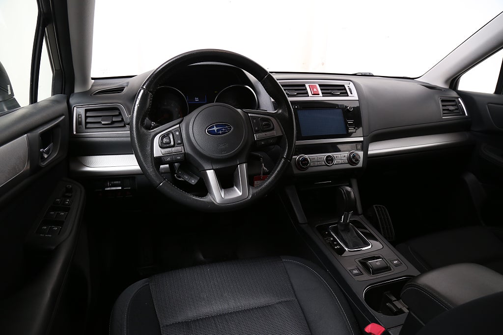 Subaru Outback 2,5i 175hk AWD Aut 1ägare Kamera Motorv Dragkrok 2015