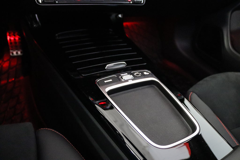 Mercedes-Benz CLA 200 Shooting Brake AMG Premium Panorama 360 Kamera