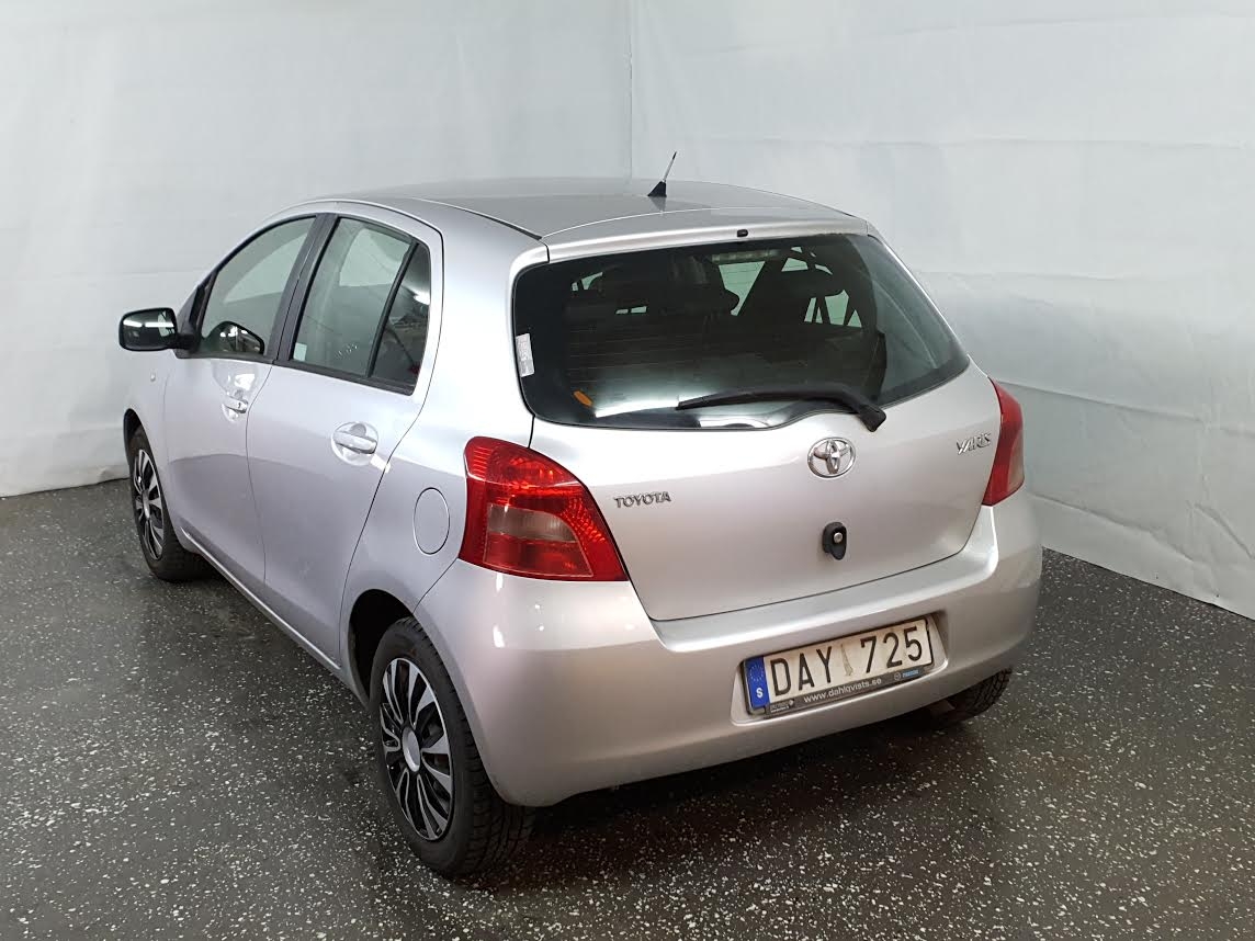 Toyota Yaris 5-dörrar 1.3 VVT-i 87hk 2006, bild 3/36