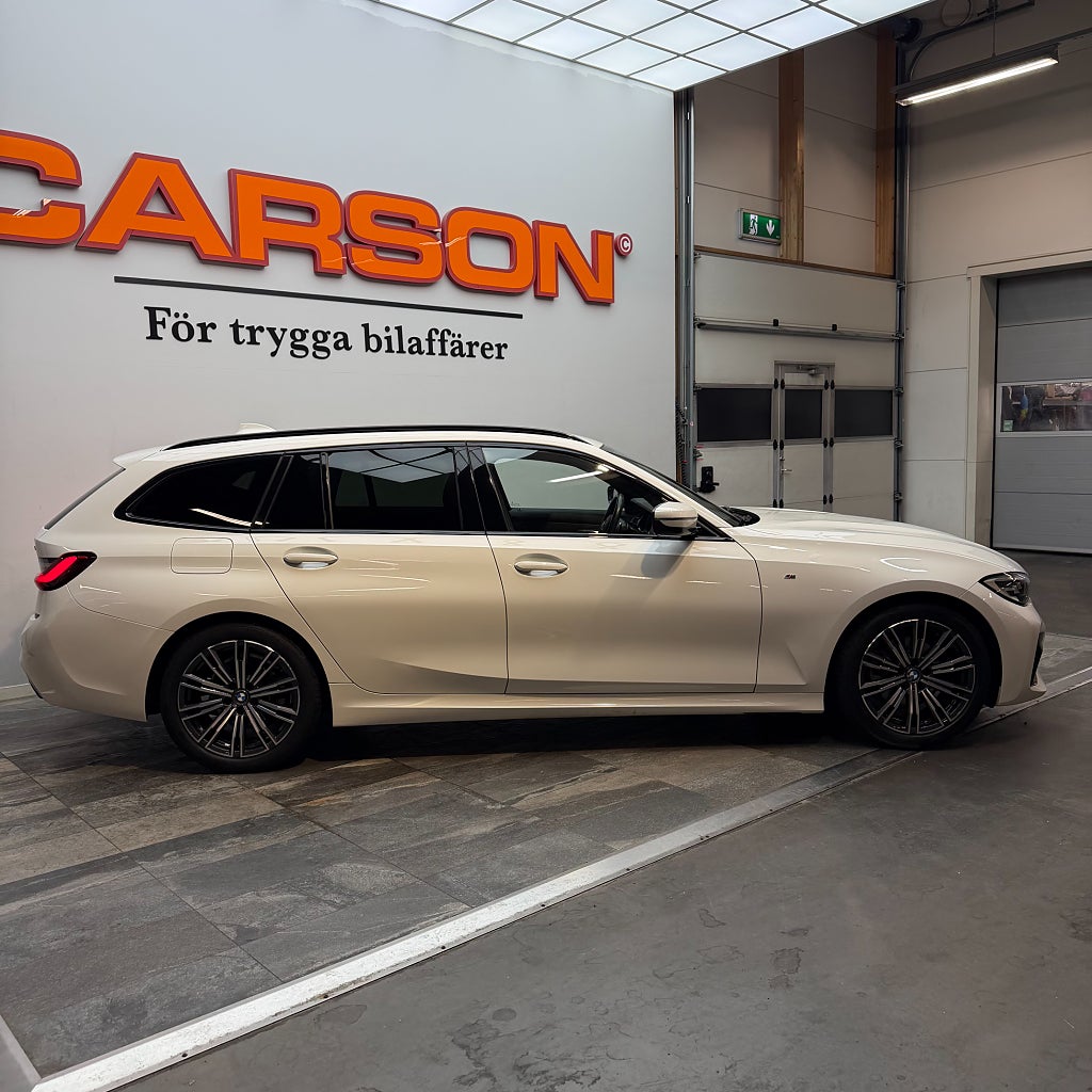 BMW 320d xDrive Touring M Sport Panorama Carplay P-sensorer