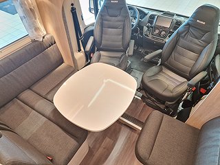 Husbil-halvintegrerad Kabe Classic 740 LGB 12 av 27