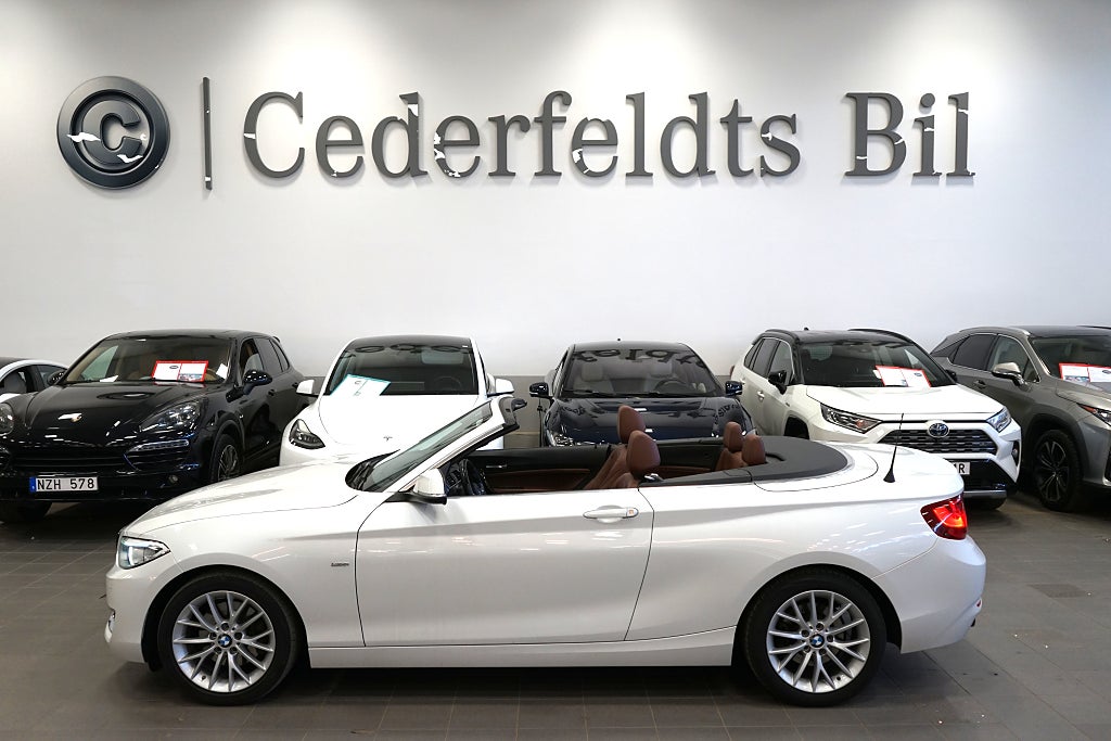 BMW 220 i Convertible Luxury Line H/K M-sportratt V-hjul 184hk