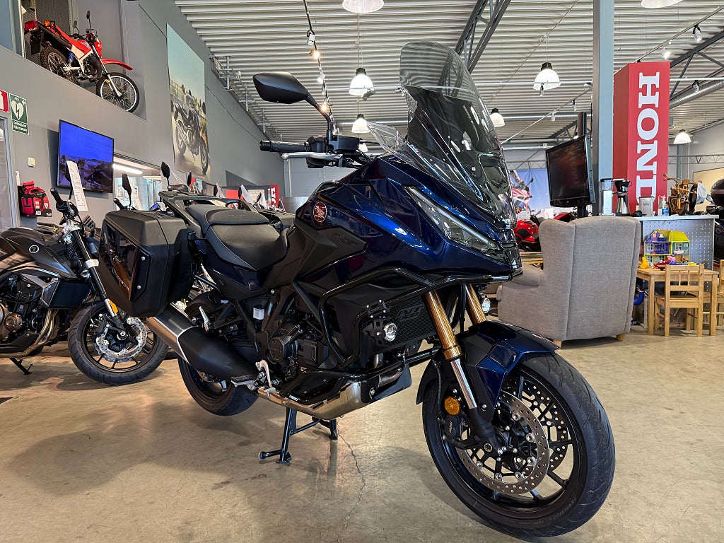 Honda NT1100DE DCT Elektrisk fjädring #Endast 140mil & 1 ägare# 