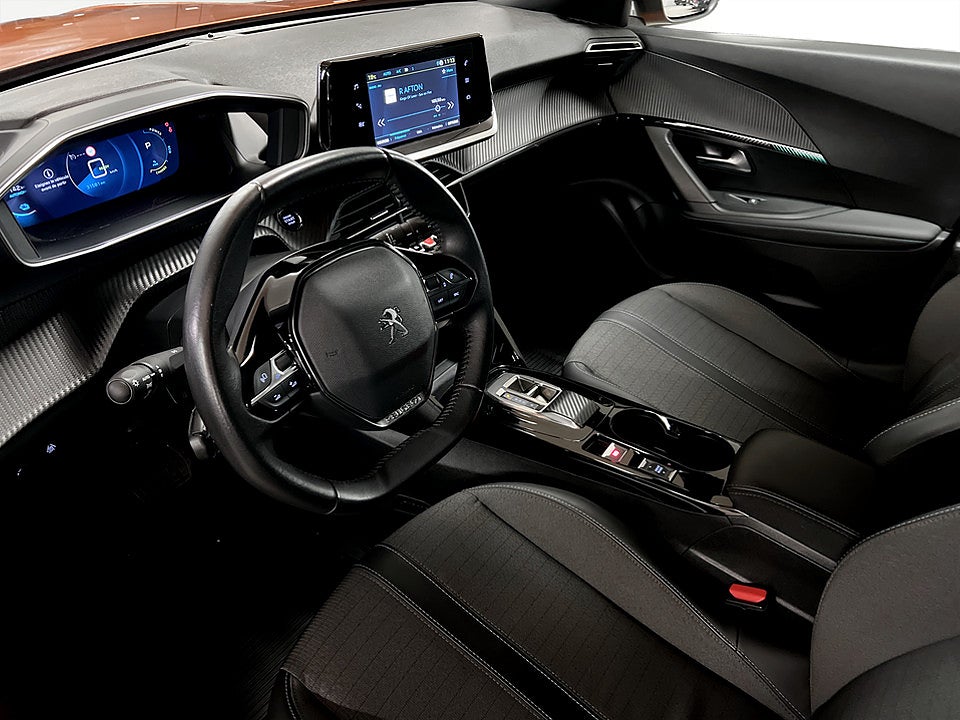 Bild på Peugeot E-2008 Allure Pack 50kWh 136hk Aut CARPLAY BACKSENSORER