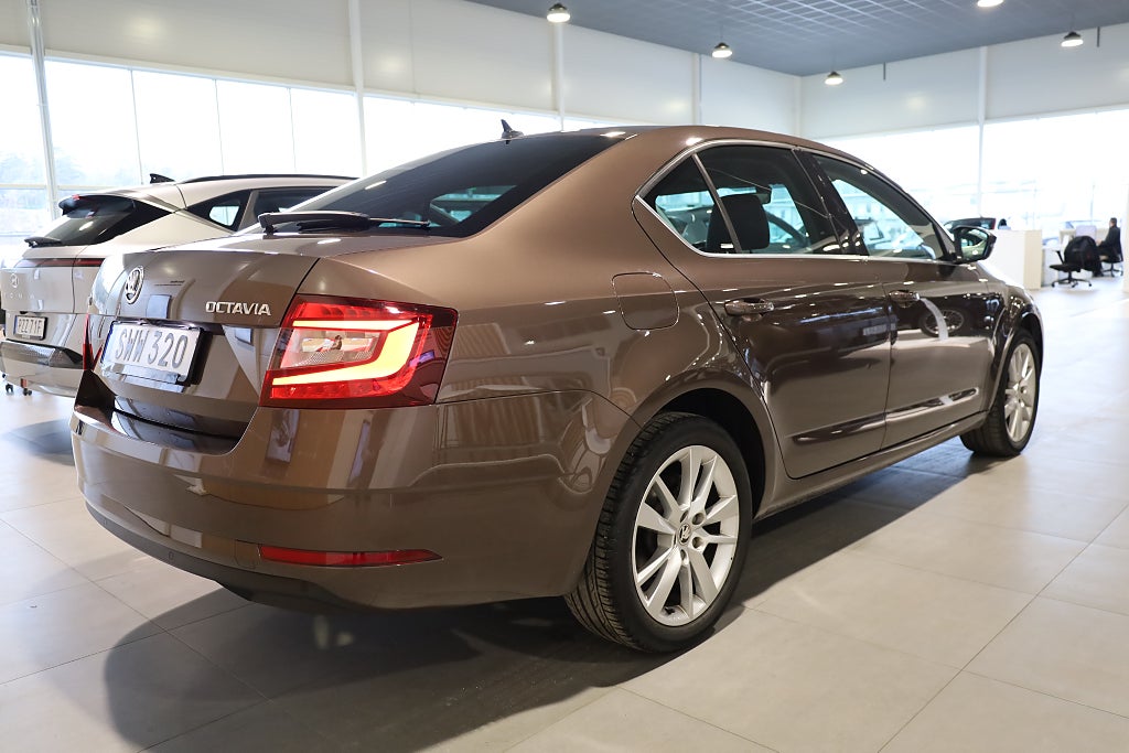 Skoda Octavia 1.0 TSI Navi Värmare Kamera Canton Carplay 2018