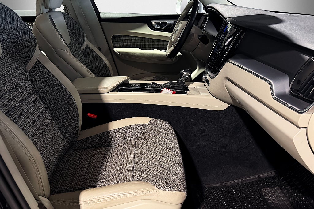 Volvo XC60 T5 | AWD | Momentum | Ny servad  | Värmare Voc 2019