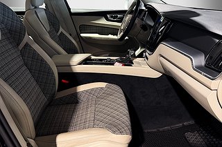 SUV Volvo XC60 9 av 25