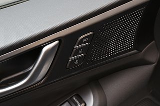 Halvkombi Hyundai IONIQ 12 av 24