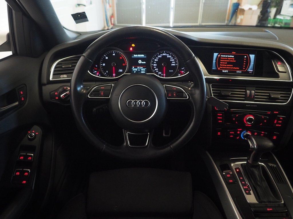 Audi A4 Avant 2.0 TDI Automat | S-Line | P-Sensorer 2015