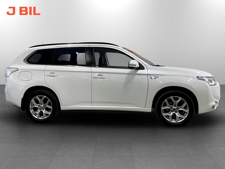 Bild på Mitsubishi Outlander Business PHEV 203 Aut 4WD - B-KAMERA, ELSTOL