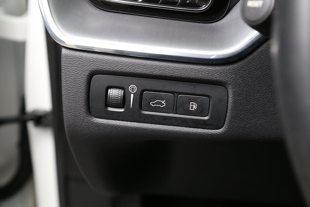 Volvo XC60 Recharge T6 340hk Inscription Exp AWD Pano Läder Drag 2022