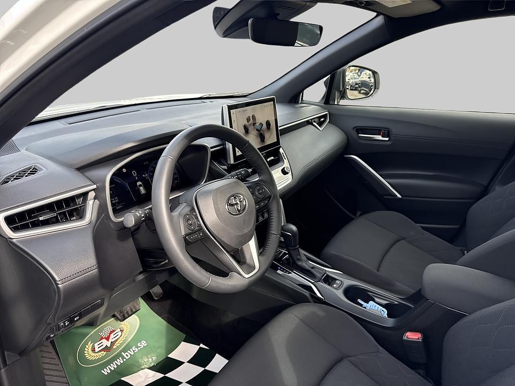 Toyota Corolla Cross 2024 - miniatyr 9