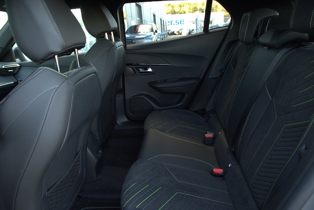 Peugeot 2008 Edition 130hk PureTech Automat *Fri service 3 år