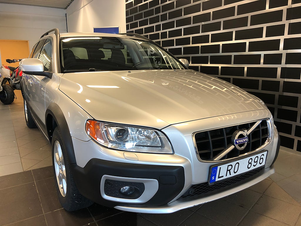 VOLVO XC70 D5 SUMMUM 205 ch BVA AWD - 1ERE MAIN - CUIR - ATTELAGE - 167500 KM