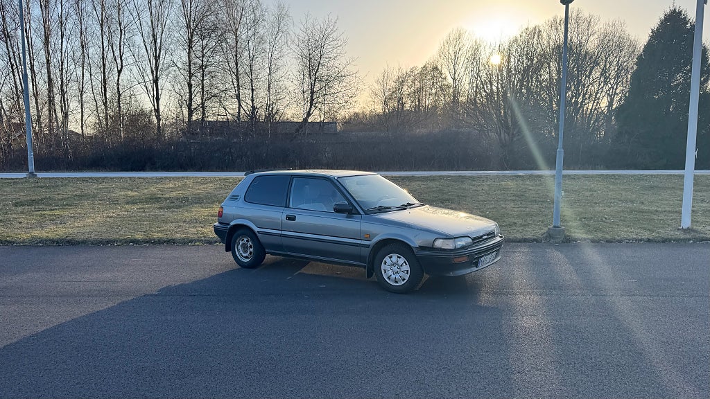 Toyota Corolla 3-dörrars Halvkombi 1.6