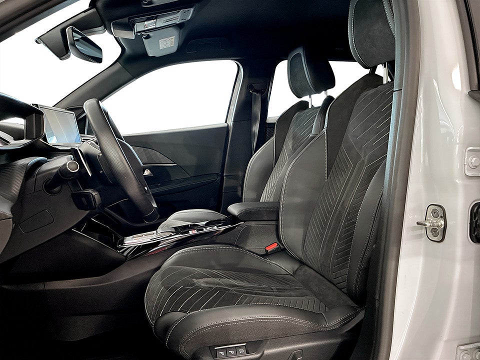 Bild på Peugeot 2008 GT 1.2 PT 130hk Aut 360-KAMERA CARPLAY KEYLESS