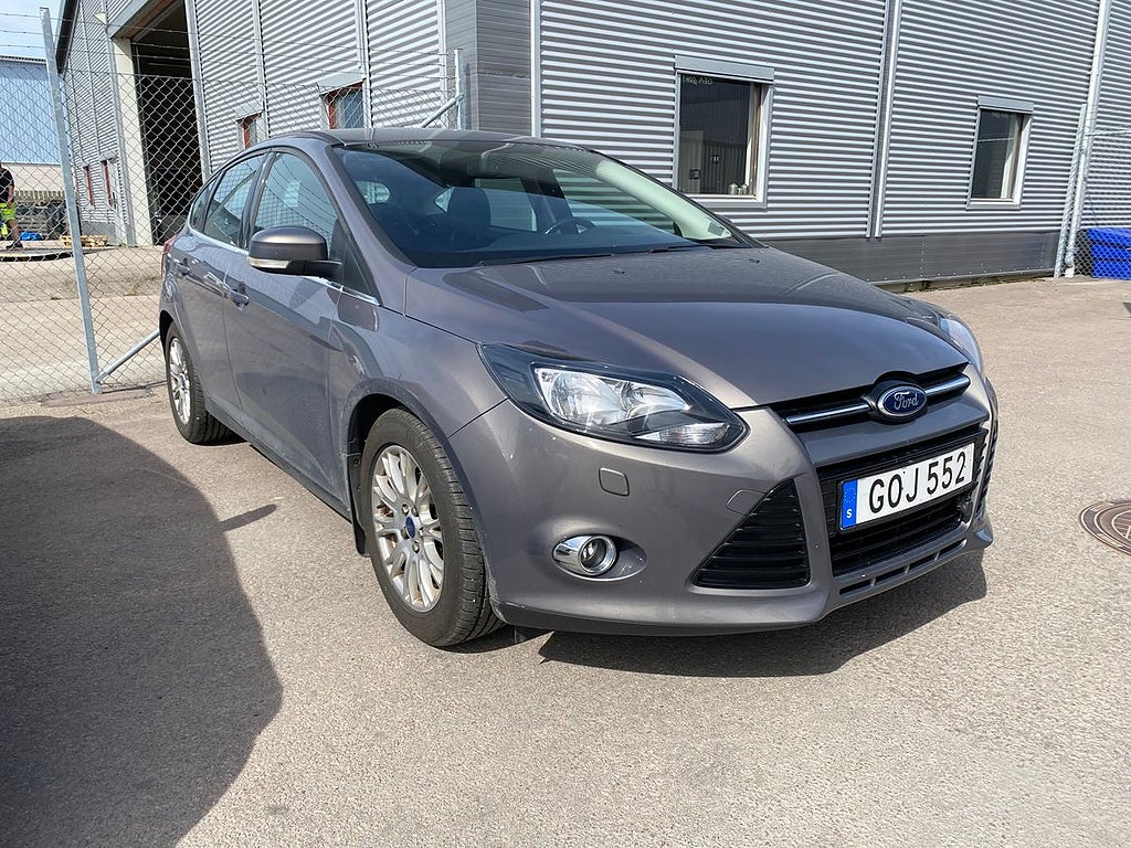 Ford Focus 1.0 EcoBoost 5dr (100hk) / M-värm / V-hjul