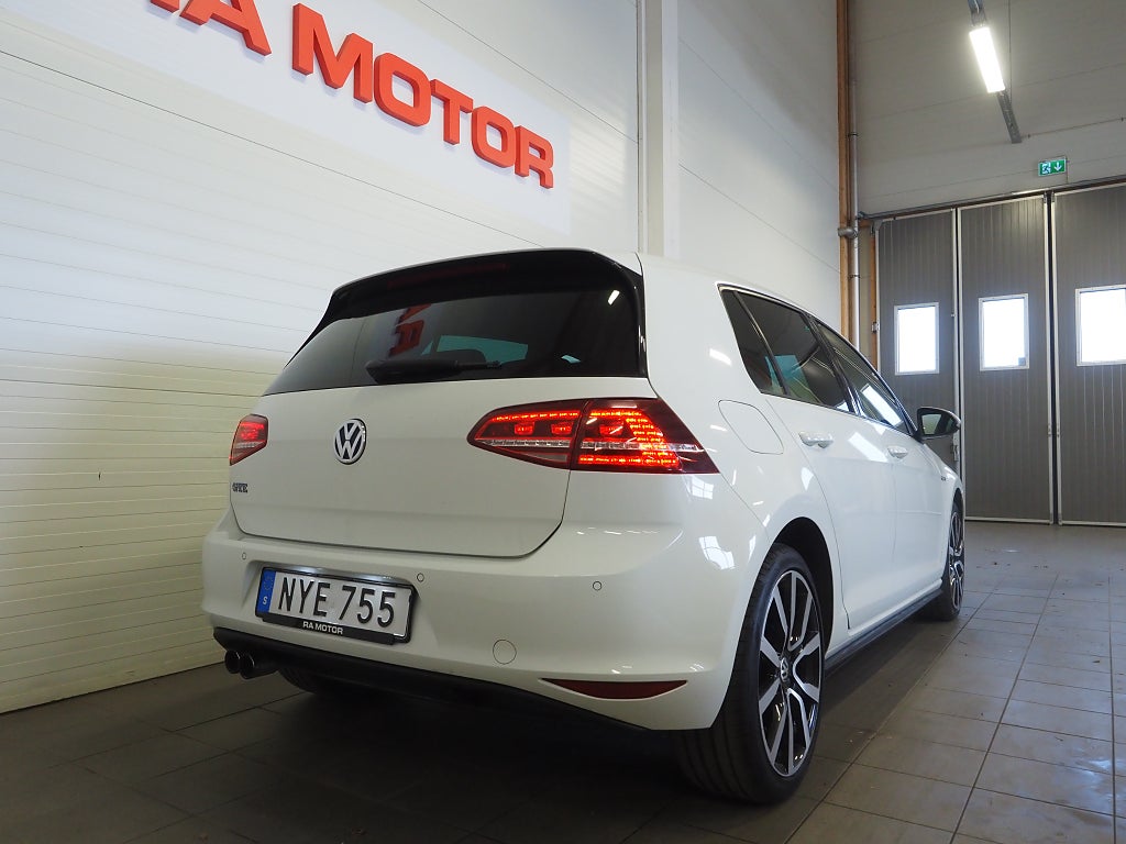 Volkswagen Golf GTE 1.4 TSI DSG 204hk | Drag | Värmare | Navi | 2016
