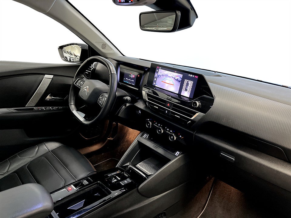 Bild på Citroën e-C4X Shine Exclusive 50 kWh Aut B-KAMERA PANO ELSTOL 136hk