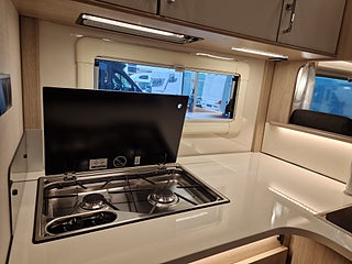 Husbil-halvintegrerad Kabe CLASSIC 740 LXL 13 av 21