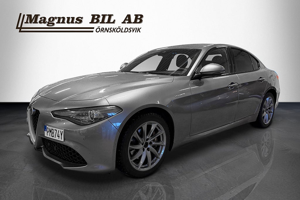 Alfa Romeo Giulia 2.0 Turbo 16V Q4 Veloce Sov Hjul M-värmare Kamera