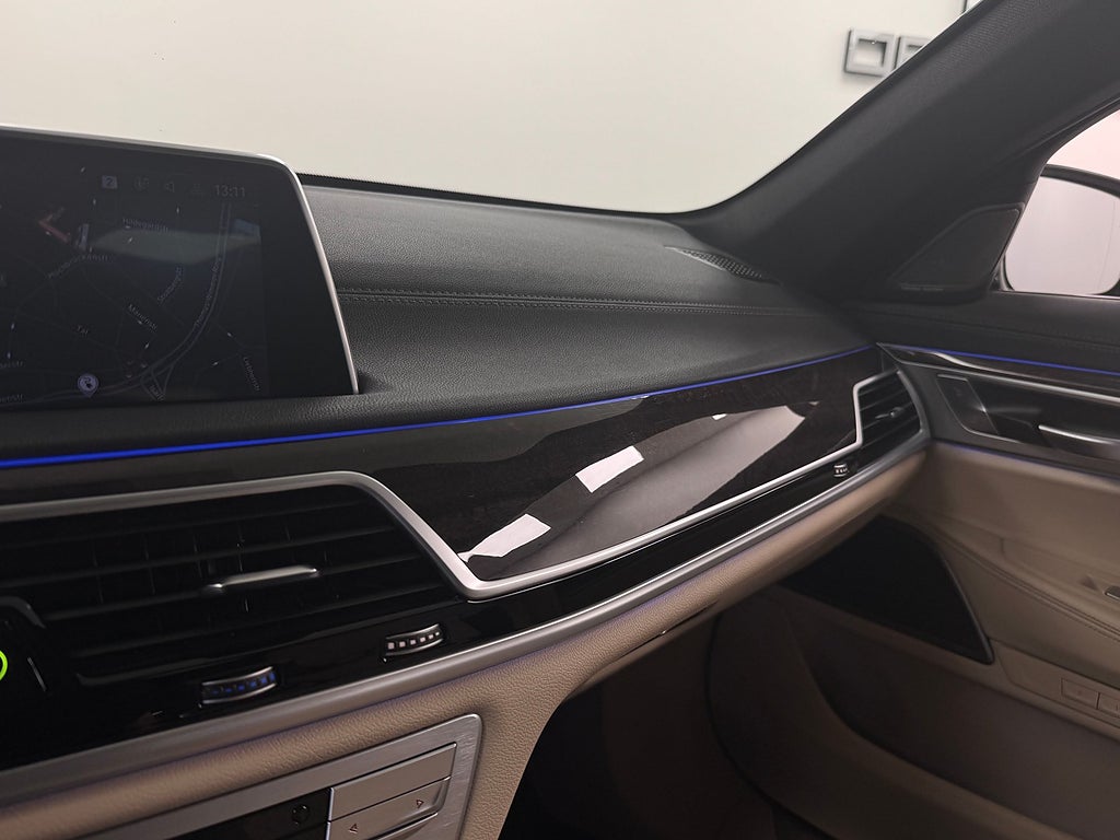 BMW 745 2020 - miniatyr 13