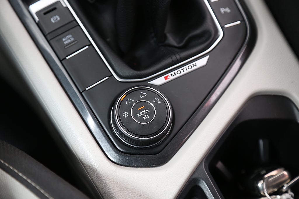 Volkswagen Tiguan 1,4 TSI Executive 4M Kamera P-Värmare Drag