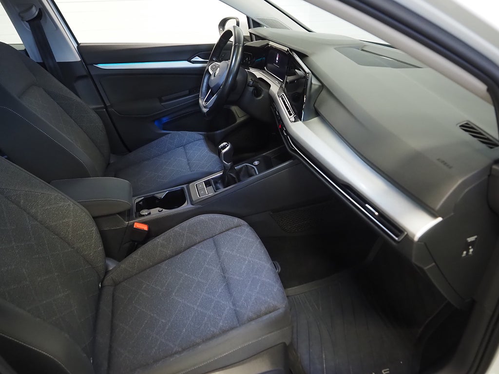 Volkswagen Golf SC 1.5 TSI 150hk Kamera P-Värmare Lane Assist Moms