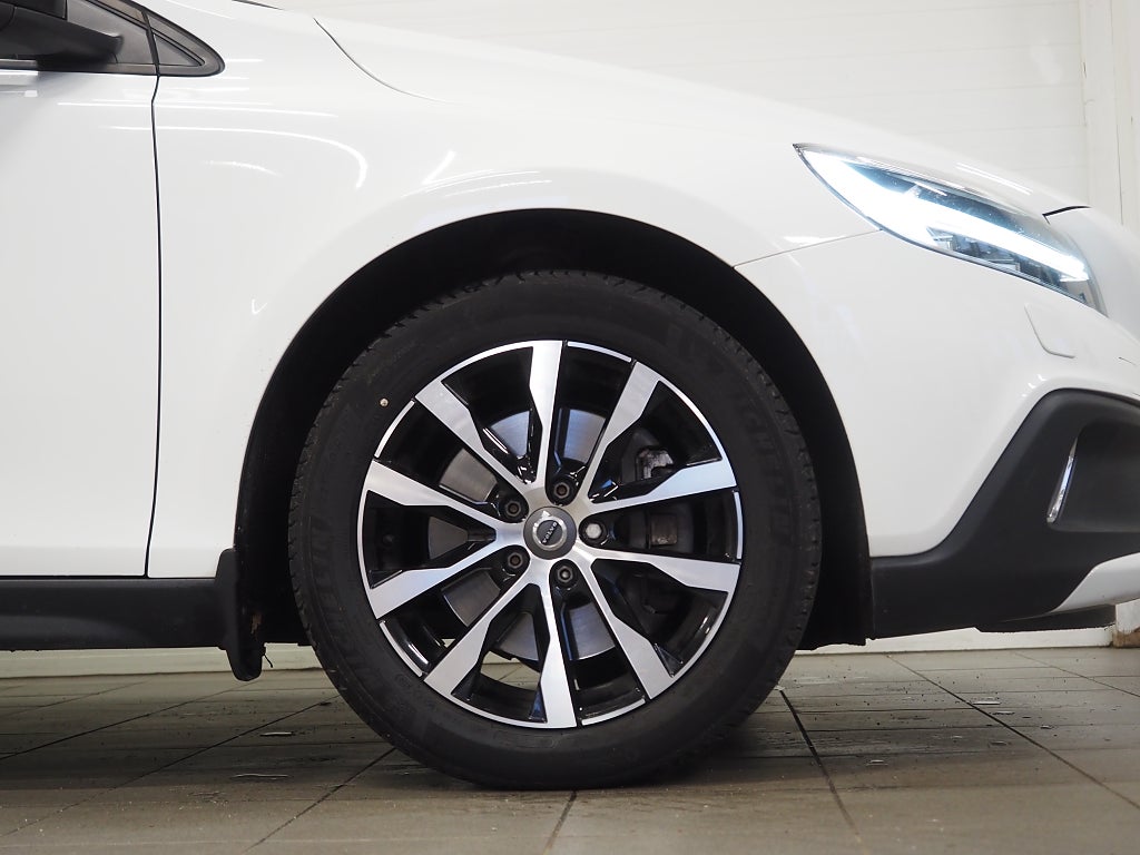 Volvo V40 Cross Country T3 152hk Kinetic Aut | Navi | PDC | 2019