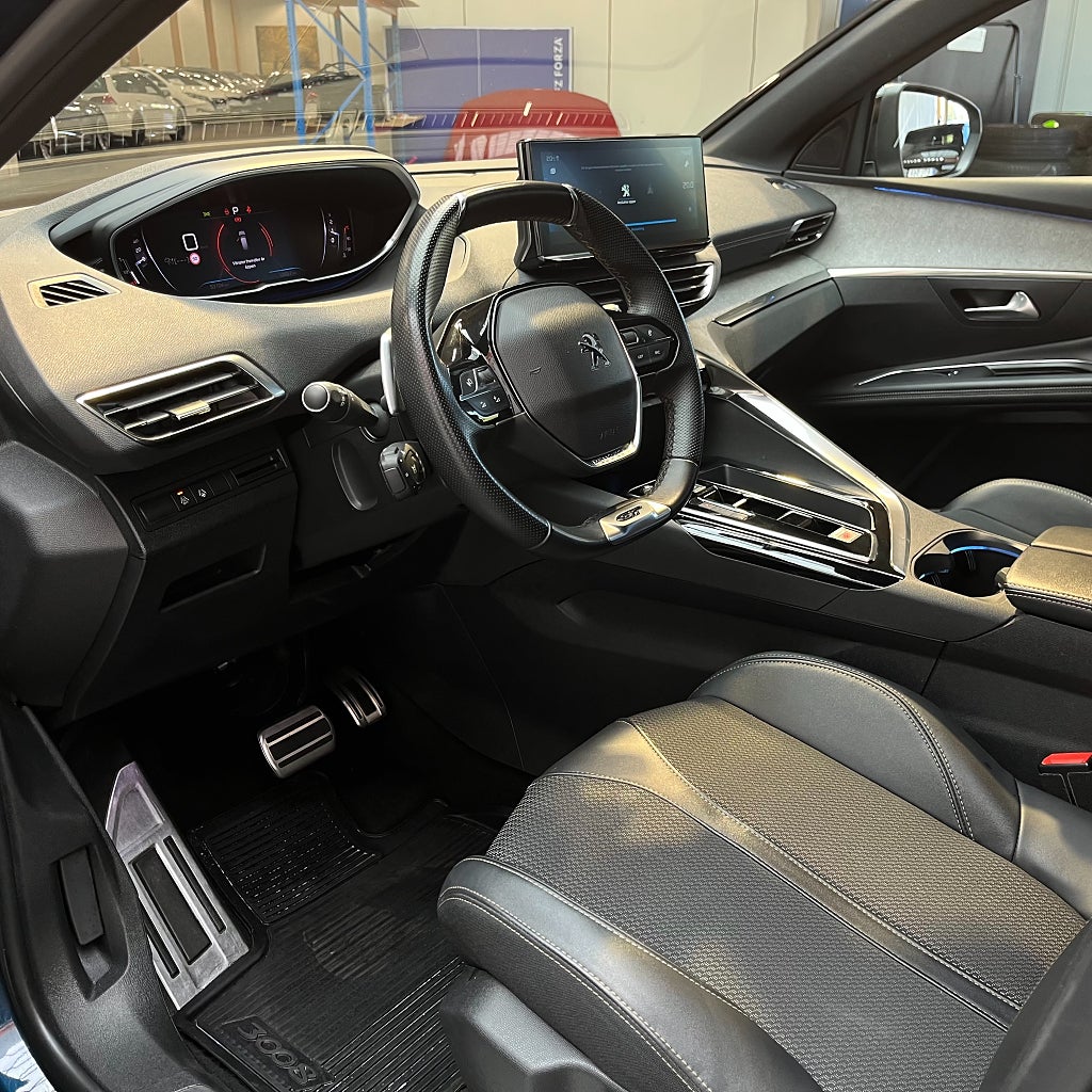 Peugeot 3008 1.2 PureTech 131hk GT Adaptiv F-hållare Navi KameraMOMS