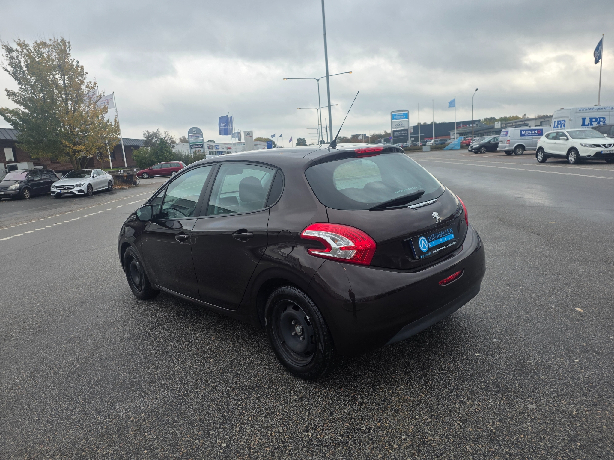 Peugeot 208 2012, kuva 5/33