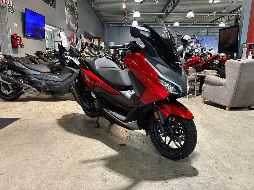 Honda NSS350 Forza #Endast 90 mil# 