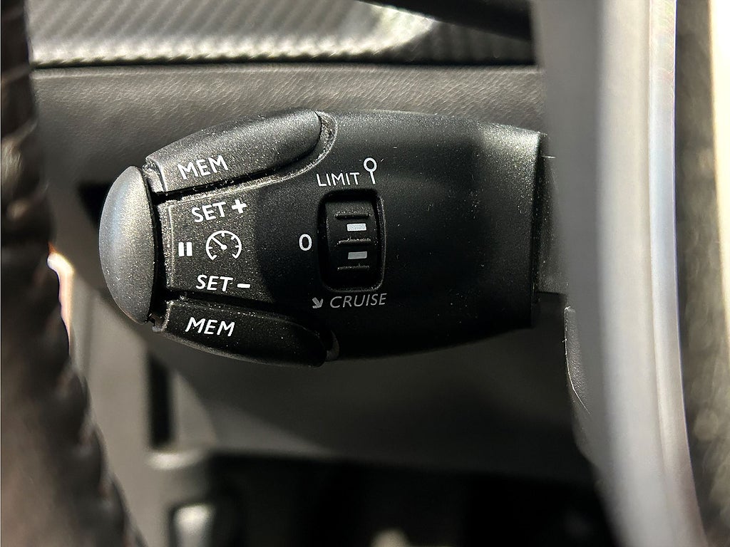 Bild på Peugeot E-2008 Active Pack 136hk Aut - INK. TRYGGHETSPAKET