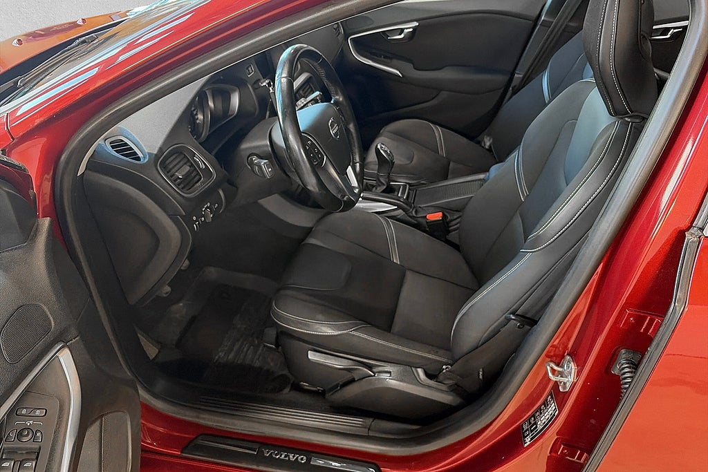Volvo V40 D2 Momentum Fullservad Välvårdad VOC Värmare