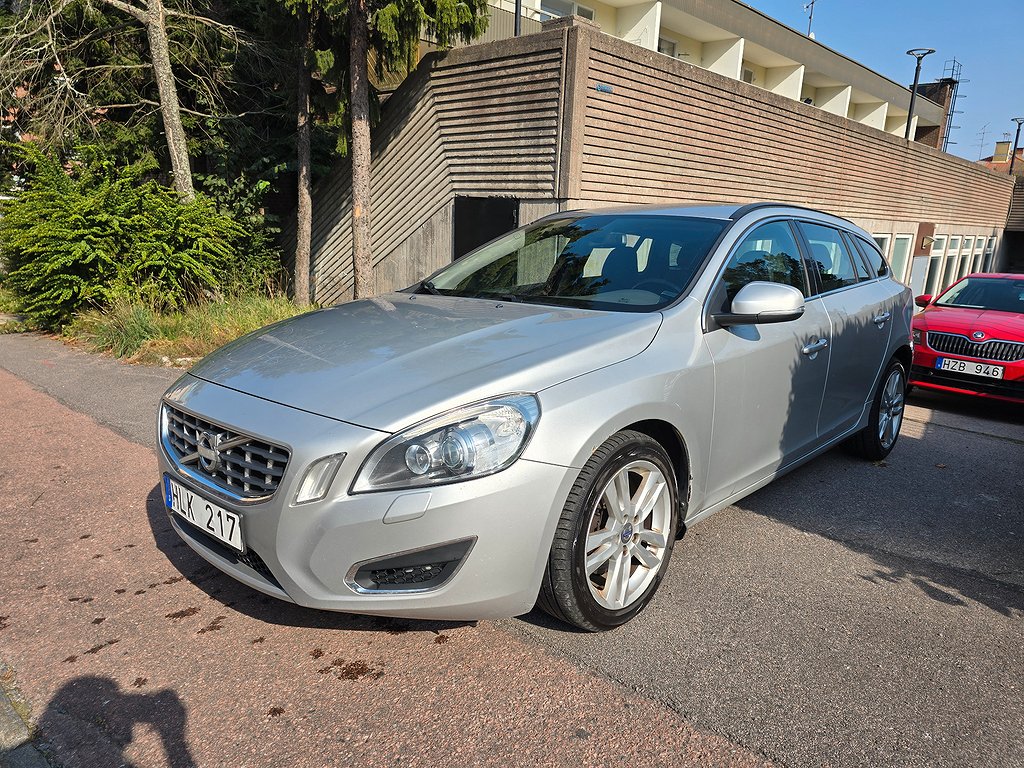 Volvo V60 D4 Momentum Euro 5 Dragkrok 