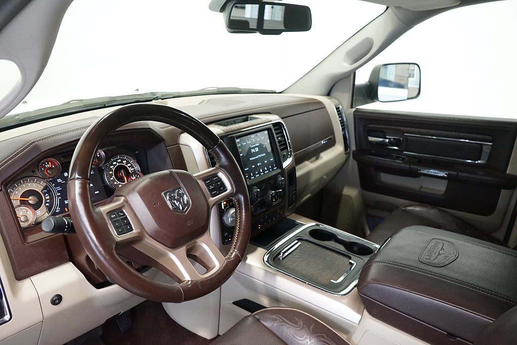RAM 1500 Crew Cab 5.7 V8 HEMI 4x4 TorqueFlite LONGHORN 395hk