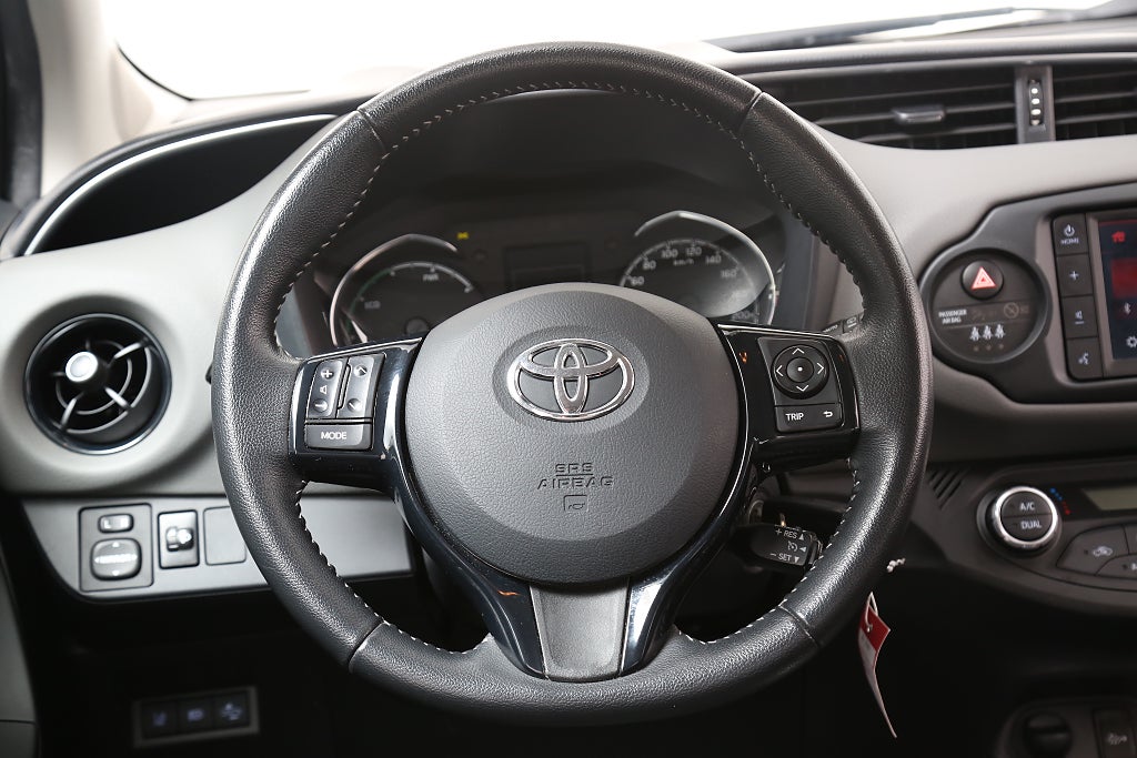 Toyota Yaris 1,5 Hybrid e-CVT Active Aut 5d Motorvärmare 2020