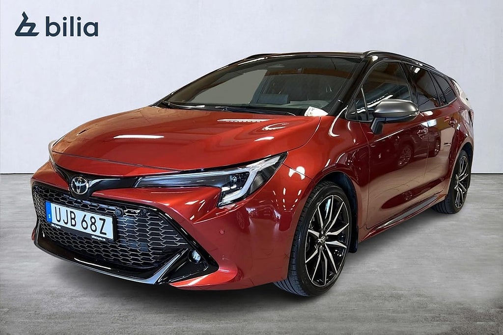 Toyota Corolla 1,8 HYBRID TOURING SPORTS GR SPORT MOTORVÄ...