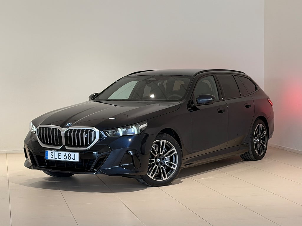 BMW i5 xDrive40 Touring M Sport H/K Dragkrok Rattvärme