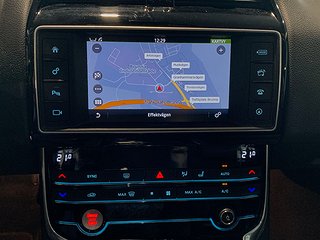 Sedan Jaguar XE 15 av 20