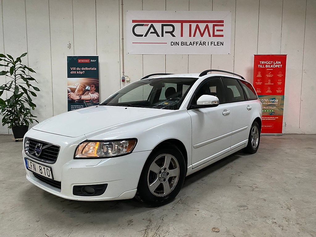 Volvo V50 D2 Momentum  / Dragkrok / Nybesiktad / Garanti