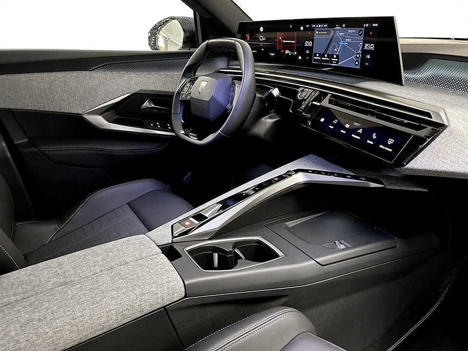 Bild på Peugeot 5008 GT Hybrid 145hk Aut 7-SITS B-KAMERA CARPLAY